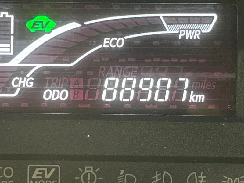 2015 Toyota Aqua DAA-NHP10 (UW-6a9b89dc80c85)[2]