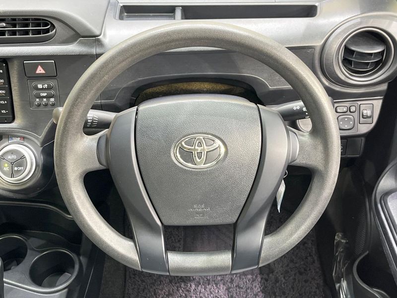 2015 Toyota Aqua DAA-NHP10 (UW-6a9b89dc80c85)[26]