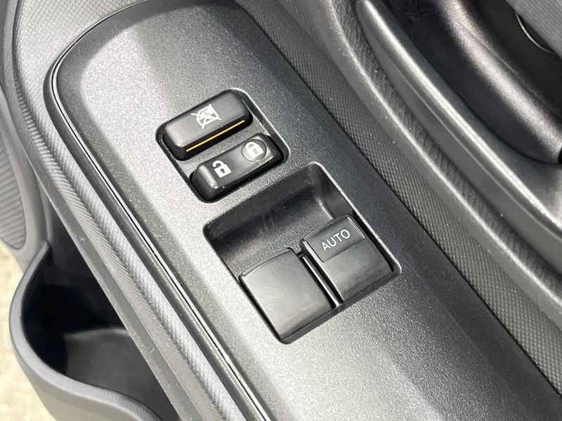 2015 Toyota Aqua DAA-NHP10 (UW-6a9b89dc80c85)[9]