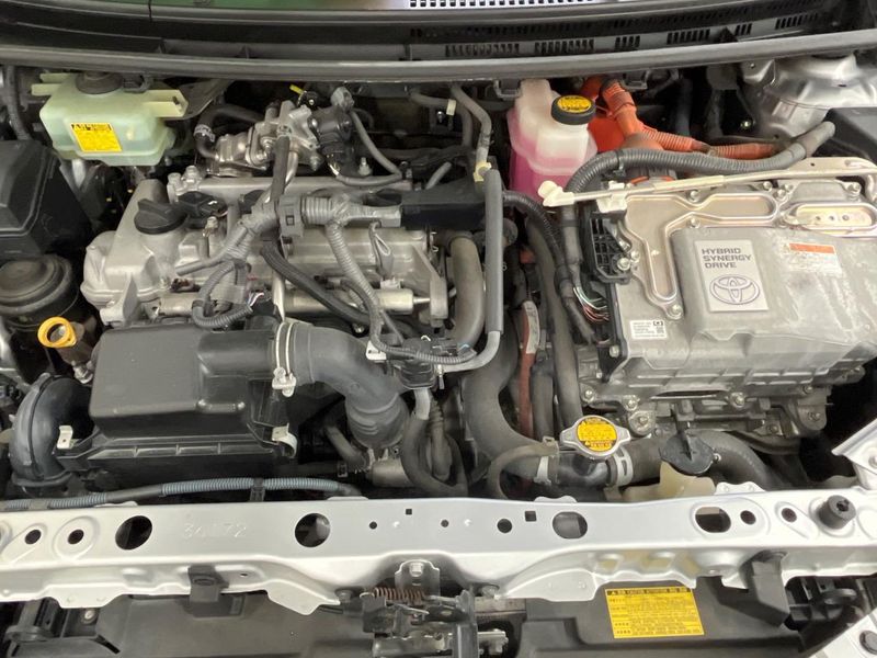 2015 Toyota Aqua DAA-NHP10 (UW-6a9b89dc80c85)[5]