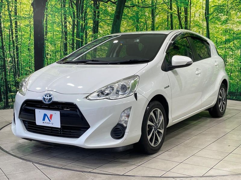 2015 Toyota Aqua DAA-NHP10 (UW-6a9b89e30bf4d)[6]