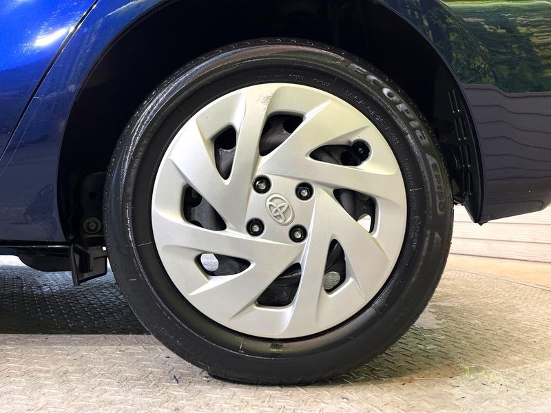 2018 Toyota Aqua DAA-NHP10 (UW-6a9b89e7ba65f)[18]