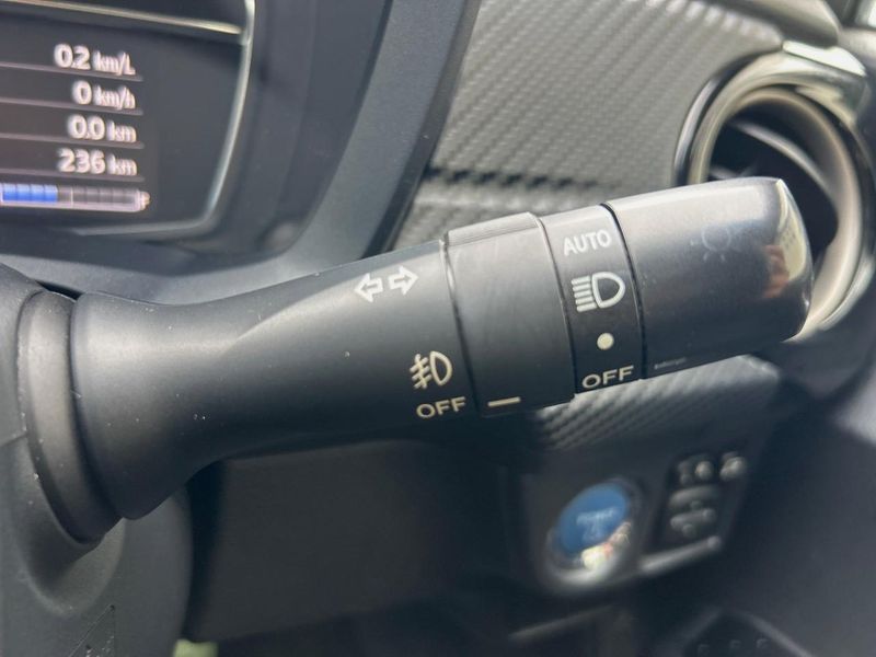 2014 Toyota Corolla Fielder DAA-NKE165G (UW-6a9b89f0bad28)[26]
