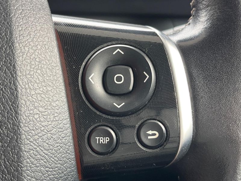 2015 Toyota Sienta DBA-NSP170G (UW-6a9b89f381e8e)[18]
