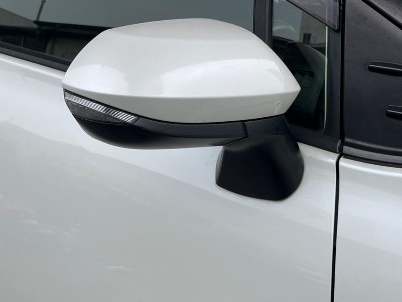 2015 Toyota Sienta DBA-NSP170G (UW-6a9b89f381e8e)[7]
