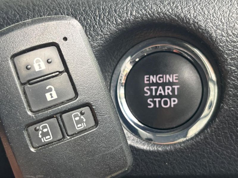 2015 Toyota Sienta DBA-NSP170G (UW-6a9b89f381e8e)[14]