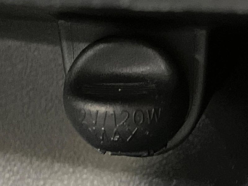 2015 Toyota Sienta DBA-NSP170G (UW-6a9b89f3988b9)[26]