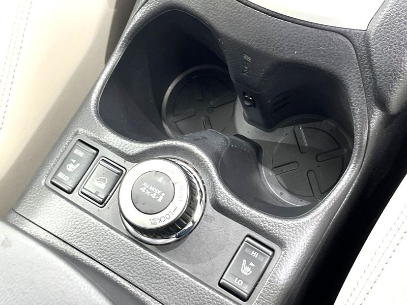 2016 Nissan X-Trail DBA-NT32 (UW-6a9b8a00d5e0a)[16]