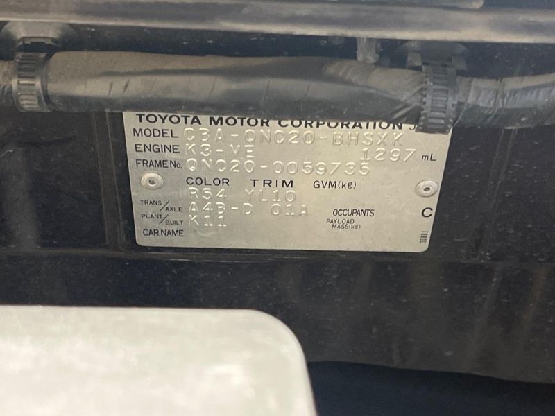 2011 Toyota bB CBA-QNC20 (UW-6a9b8a064139a)[1]