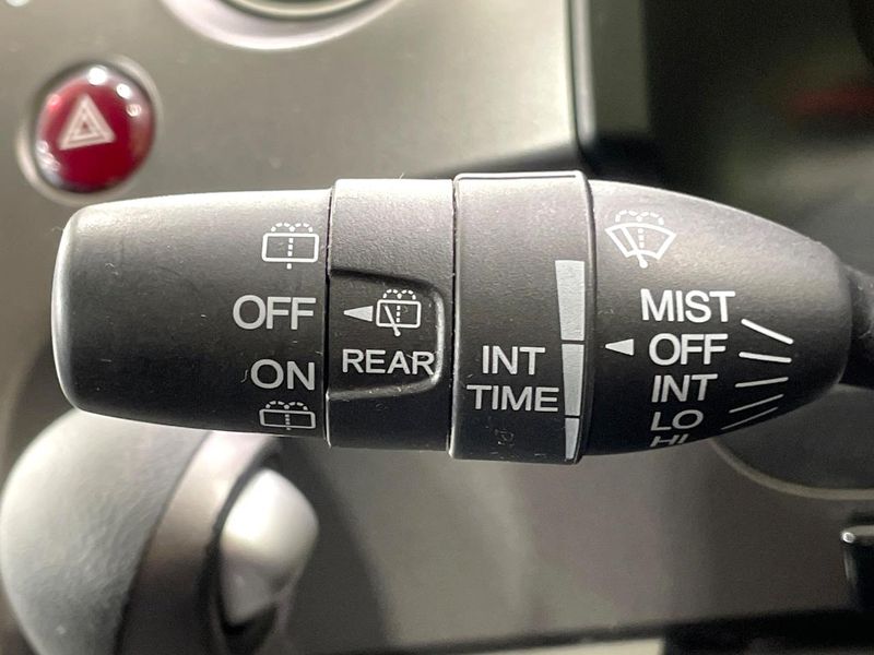 2009 Honda Stream DBA-RN6 (UW-6a9b8a0ed401f)[24]