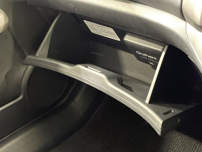 2009 Honda Stream DBA-RN6 (UW-6a9b8a0ed401f)[12]
