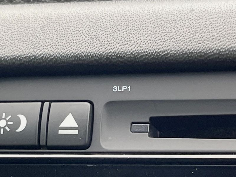 2014 Honda Vezel DAA-RU3 (UW-6a9b8a17d402a)[19]