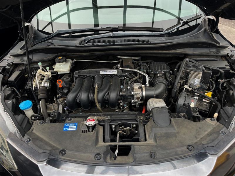 2016 Honda Vezel DAA-RU3 (UW-6a9b8a19861a0)[4]