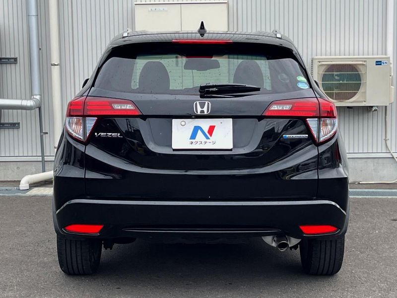 2016 Honda Vezel DAA-RU3 (UW-6a9b8a19861a0)[25]