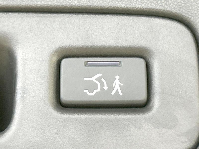2023 Honda ZR-V 6AA-RZ4 (UW-6a9b8a2e88880)[15]