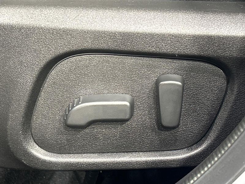 2016 Subaru Forester DBA-SJ5 (UW-6a9b8a405915b)[22]