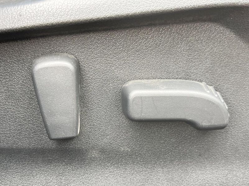 2019 Subaru Forester 5AA-SKE (UW-6a9b8a4546fc7)[21]