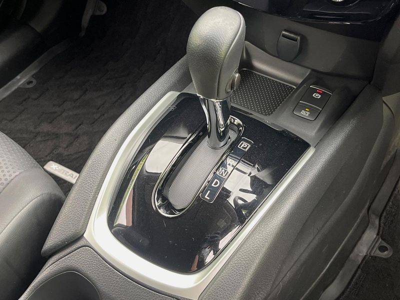 2018 Nissan X-Trail DBA-T32 (UW-6a9b8a4edf752)[24]