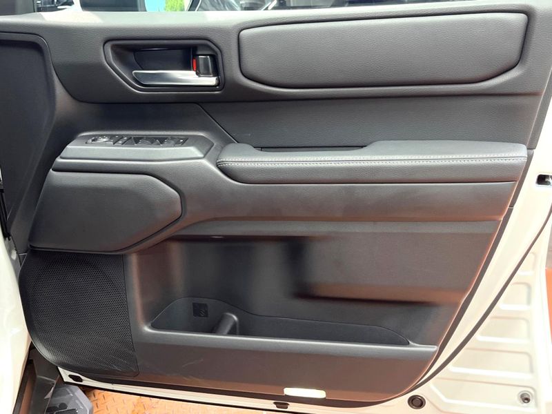 2024 Toyota Land Cruiser 250 3BA-TRJ250W (UW-6a9b8a633e3c5)[21]