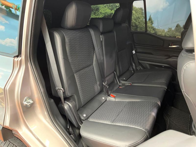2025 Toyota Land Cruiser 250 3BA-TRJ250W (UW-6a9b8a66d8c04)[9]
