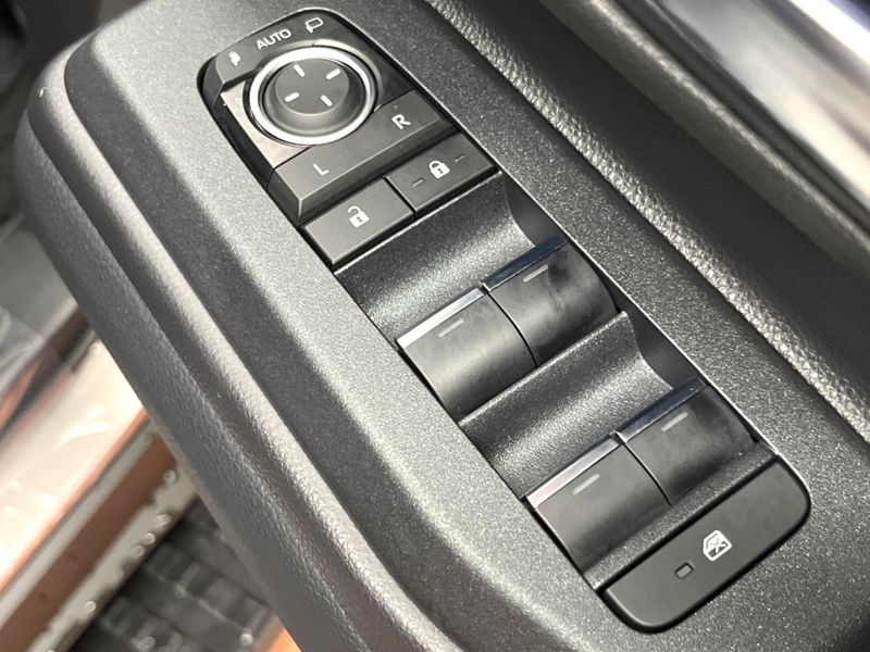 2025 Toyota Land Cruiser 250 3BA-TRJ250W (UW-6a9b8a66d8c04)[22]