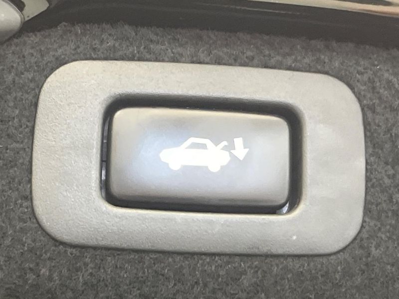 2013 Lexus LS DBA-USF40 (UW-6a9b8a6a98d9e)[26]