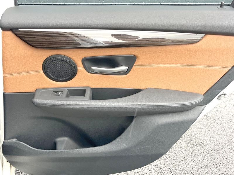 2018 BMW 2 Series LDA-2C20 (UW-6a9b8a86a52cb)[18]