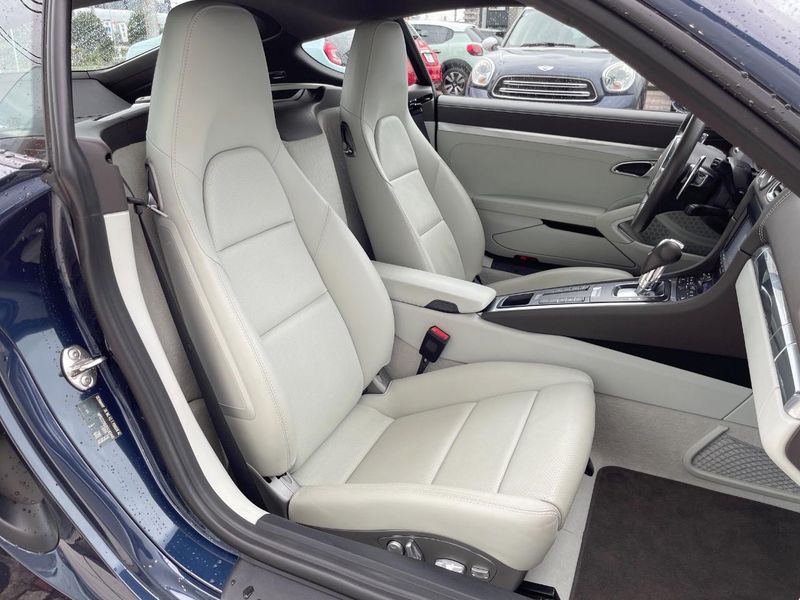 2015 Porsche Cayman ABA-981MA123 (UW-6a9b8a9720720)[12]