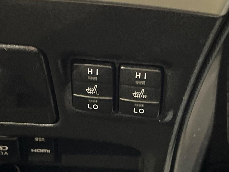 2017 Toyota Esquire DBA-ZRR80G (UW-6a9b8ab915731)[22]