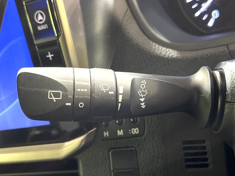 2017 Toyota Esquire DBA-ZRR80G (UW-6a9b8ab915731)[18]