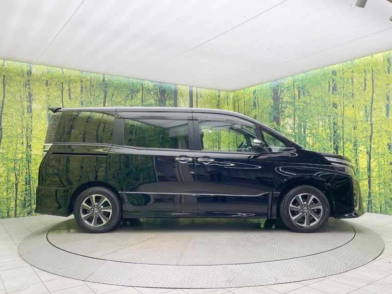 2018 Toyota Voxy DBA-ZRR80W (UW-6a9b8abaad57f)[10]