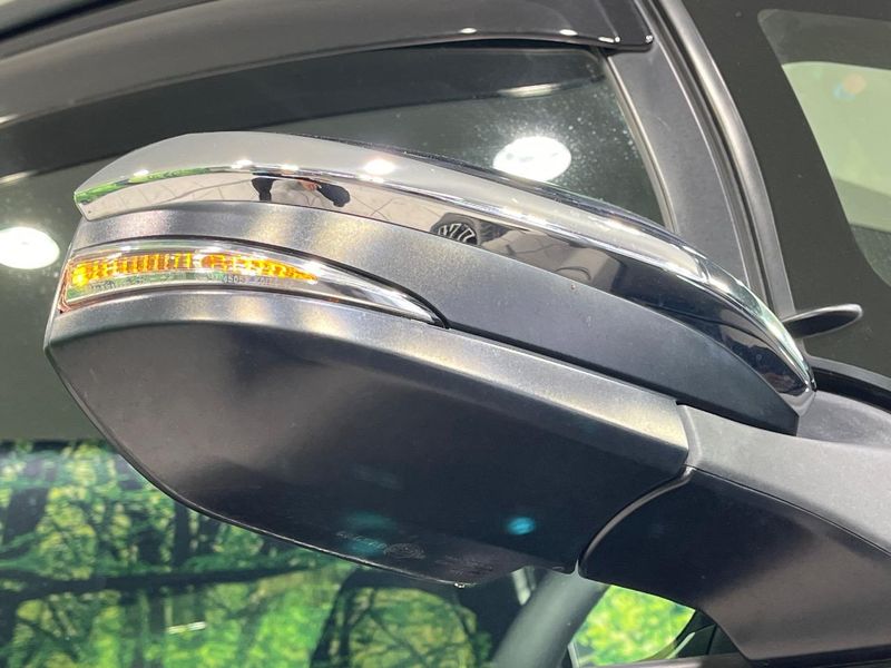 2019 Toyota Voxy DBA-ZRR85W (UW-6a9b8ac51af83)[15]