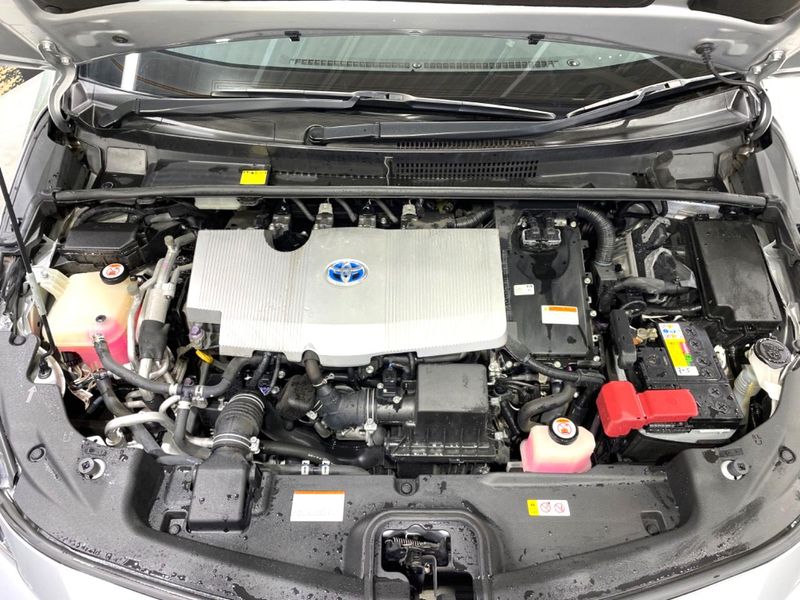 2017 Toyota Prius PHV DLA-ZVW52 (UW-6a9b8ae92c519)[4]