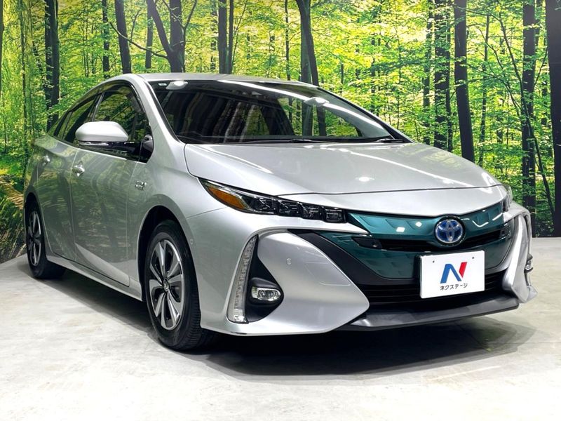 2017 Toyota Prius PHV DLA-ZVW52 (UW-6a9b8ae92c519)[13]