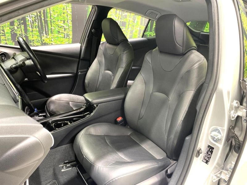 2017 Toyota Prius PHV DLA-ZVW52 (UW-6a9b8ae92c519)[18]
