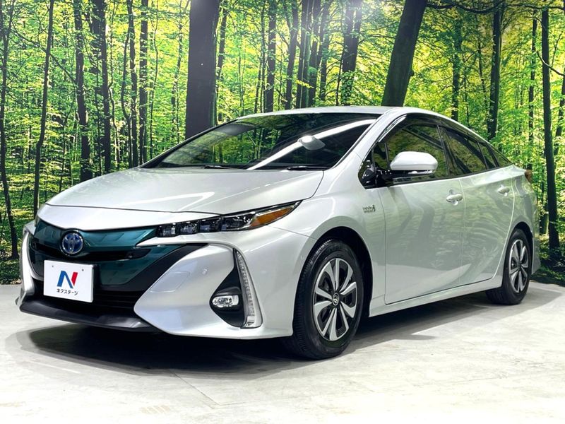 2017 Toyota Prius PHV DLA-ZVW52 (UW-6a9b8ae92c519)[11]