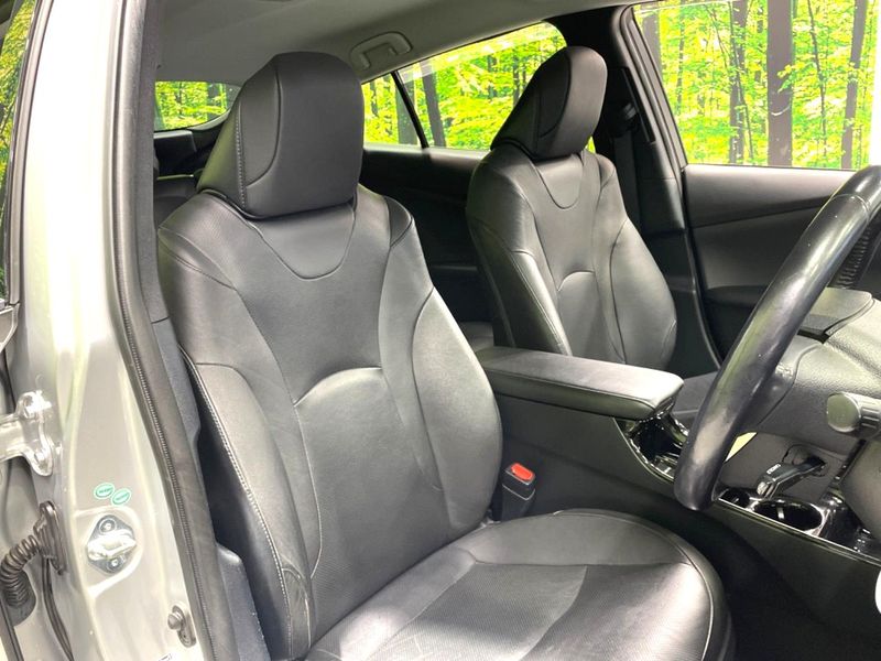 2017 Toyota Prius PHV DLA-ZVW52 (UW-6a9b8ae92c519)[16]