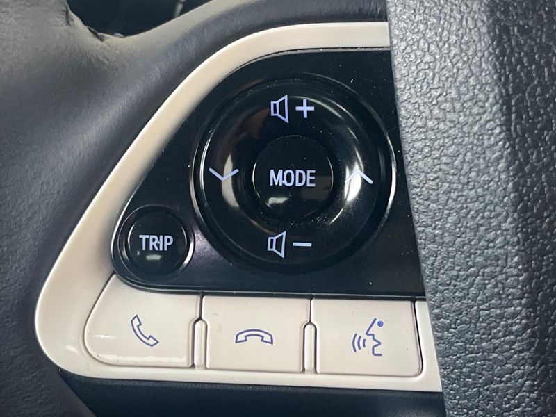 2017 Toyota Prius PHV DLA-ZVW52 (UW-6a9b8ae982463)[21]
