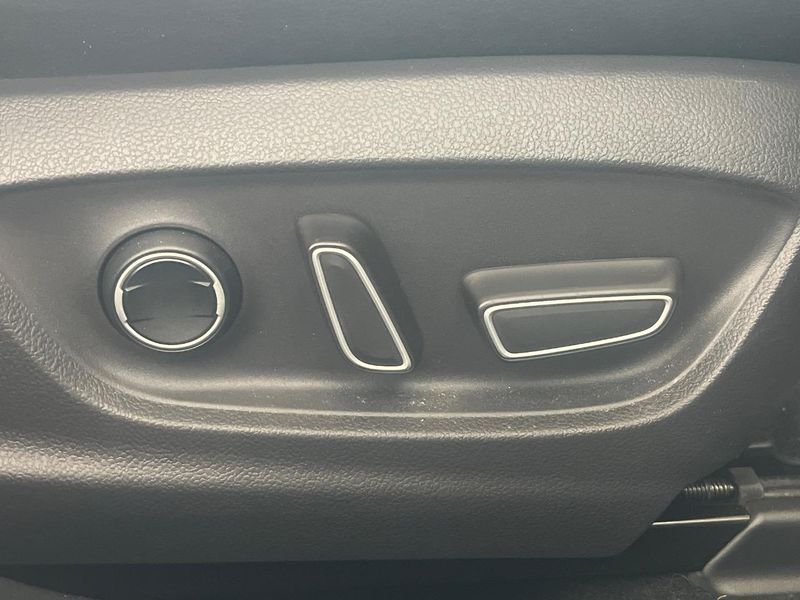 2017 Toyota Prius PHV DLA-ZVW52 (UW-6a9b8ae982463)[8]