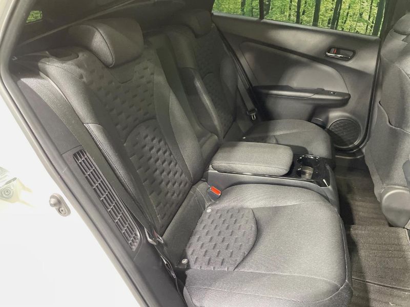 2018 Toyota Prius PHV DLA-ZVW52 (UW-6a9b8aea835a5)[29]