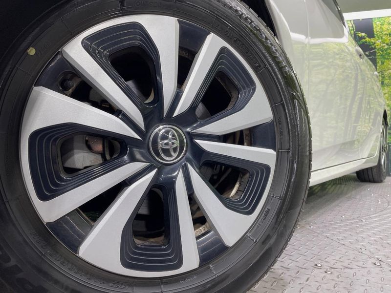 2018 Toyota Prius PHV DLA-ZVW52 (UW-6a9b8aea835a5)[4]