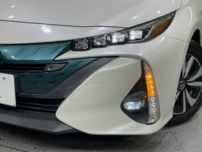 2018 Toyota Prius PHV DLA-ZVW52 (UW-6a9b8aea835a5)[11]