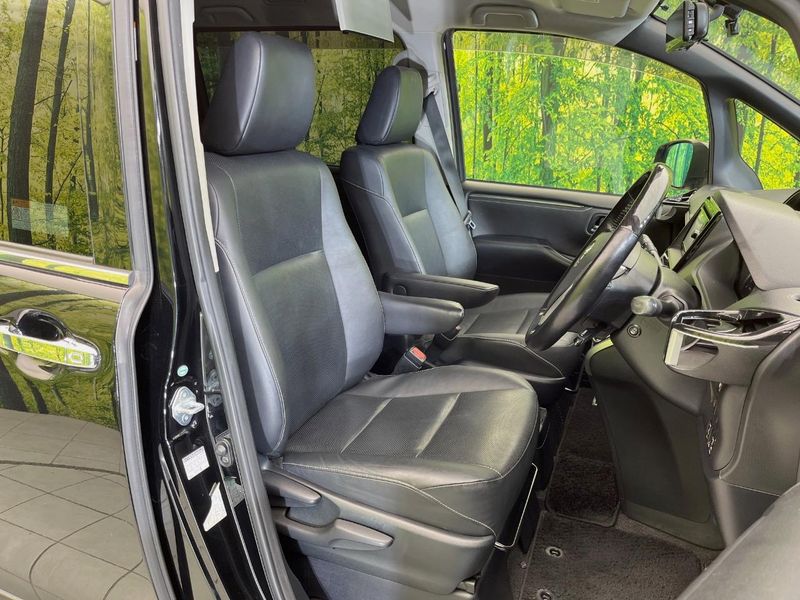 2015 Toyota Esquire DAA-ZWR80G (UW-6a9b8af4a1c32)[16]