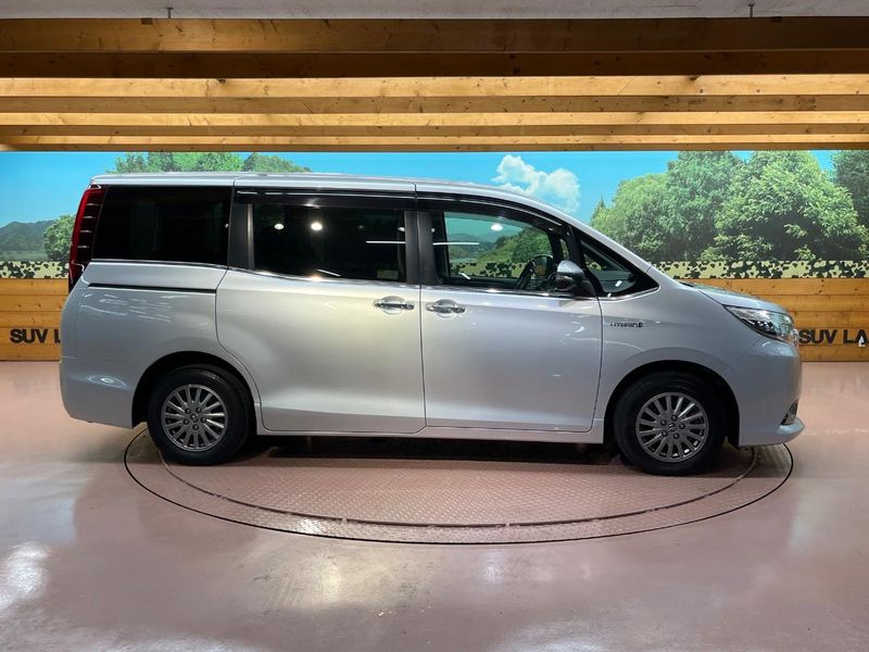 2016 Toyota Esquire DAA-ZWR80G (UW-6a9b8af53e996)[20]