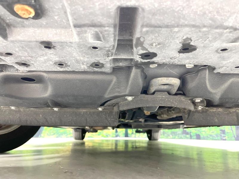 2019 Toyota Esquire DAA-ZWR80G (UW-6a9b8af83c7c3)[20]