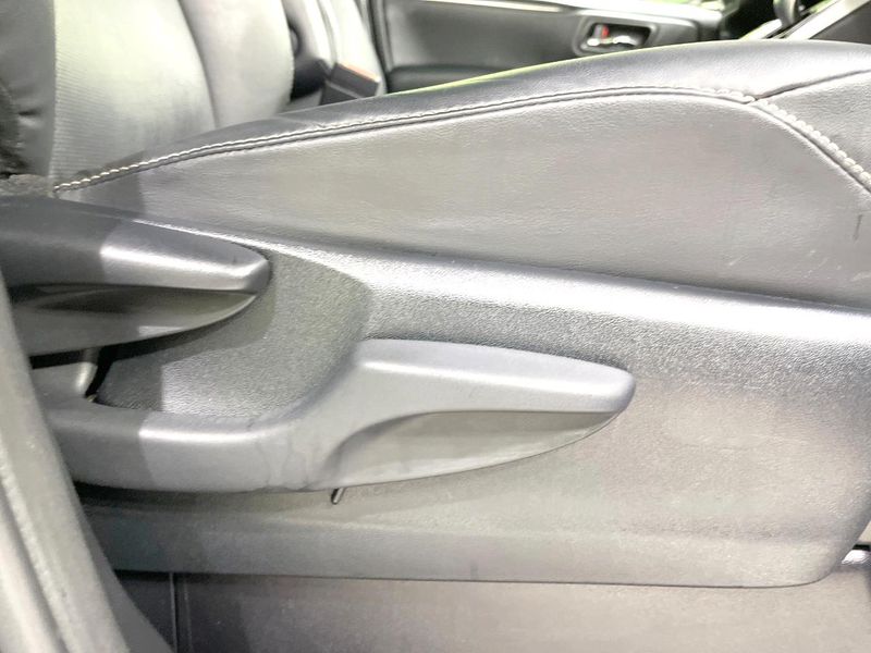 2019 Toyota Esquire DAA-ZWR80G (UW-6a9b8af83c7c3)[21]