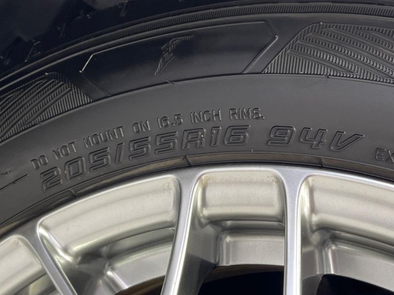 2021 Toyota Voxy 6AA-ZWR80W (UW-6a9b8afa0ddea)[11]
