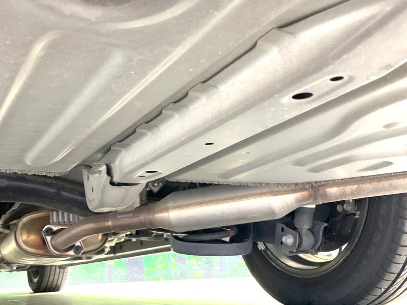 2021 Toyota Voxy 6AA-ZWR80W (UW-6a9b8afa4e83a)[24]