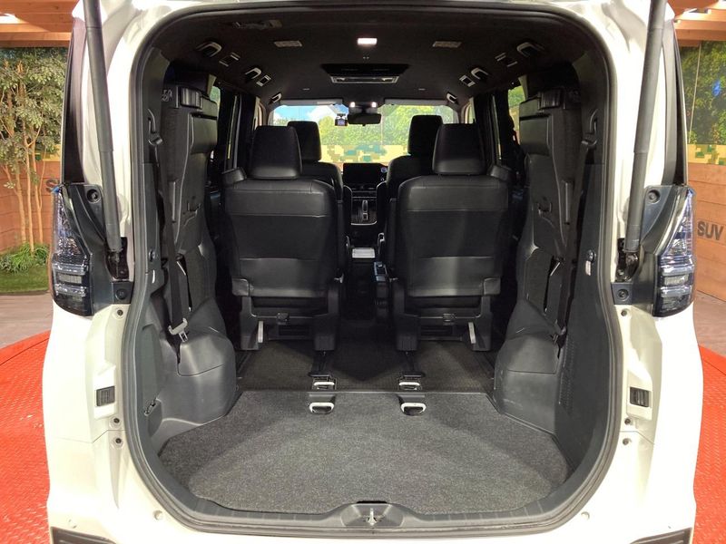 2022 Toyota Voxy 6AA-ZWR90W (UW-6a9b8afadbafa)[27]