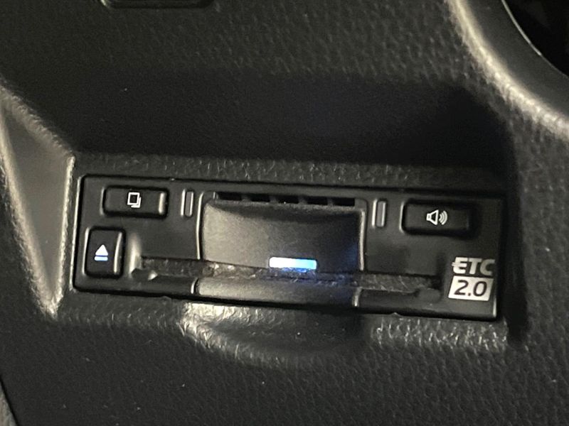 2023 Toyota Voxy 6AA-ZWR90W (UW-6a9b8b03d8d52)[14]